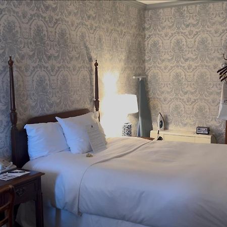 Avon Old Farms Hotel Екстериор снимка