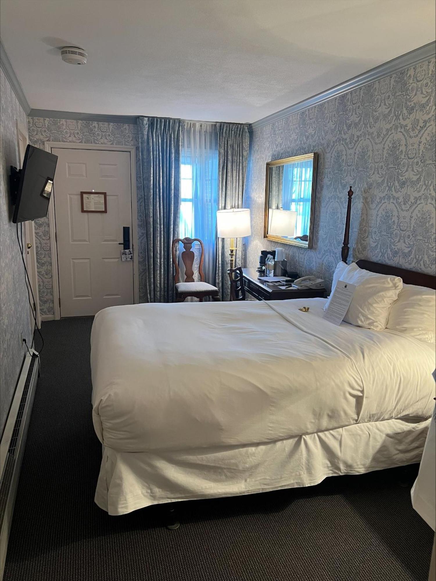 Avon Old Farms Hotel Екстериор снимка